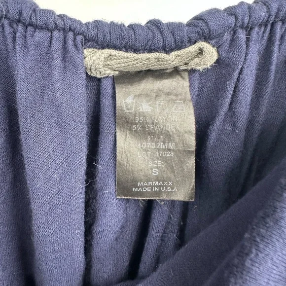 Elegant Navy Dress - Picture 3 of 4